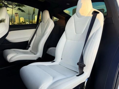 Used 2019 Tesla Model X Performance image 11