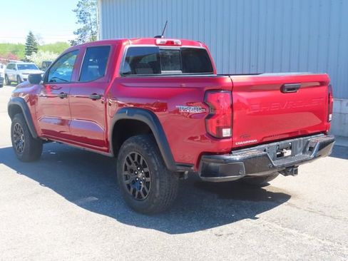 Used 2024 Chevrolet Colorado Trail Boss w/ Advanced Trailering Package AWD/4WD image 8