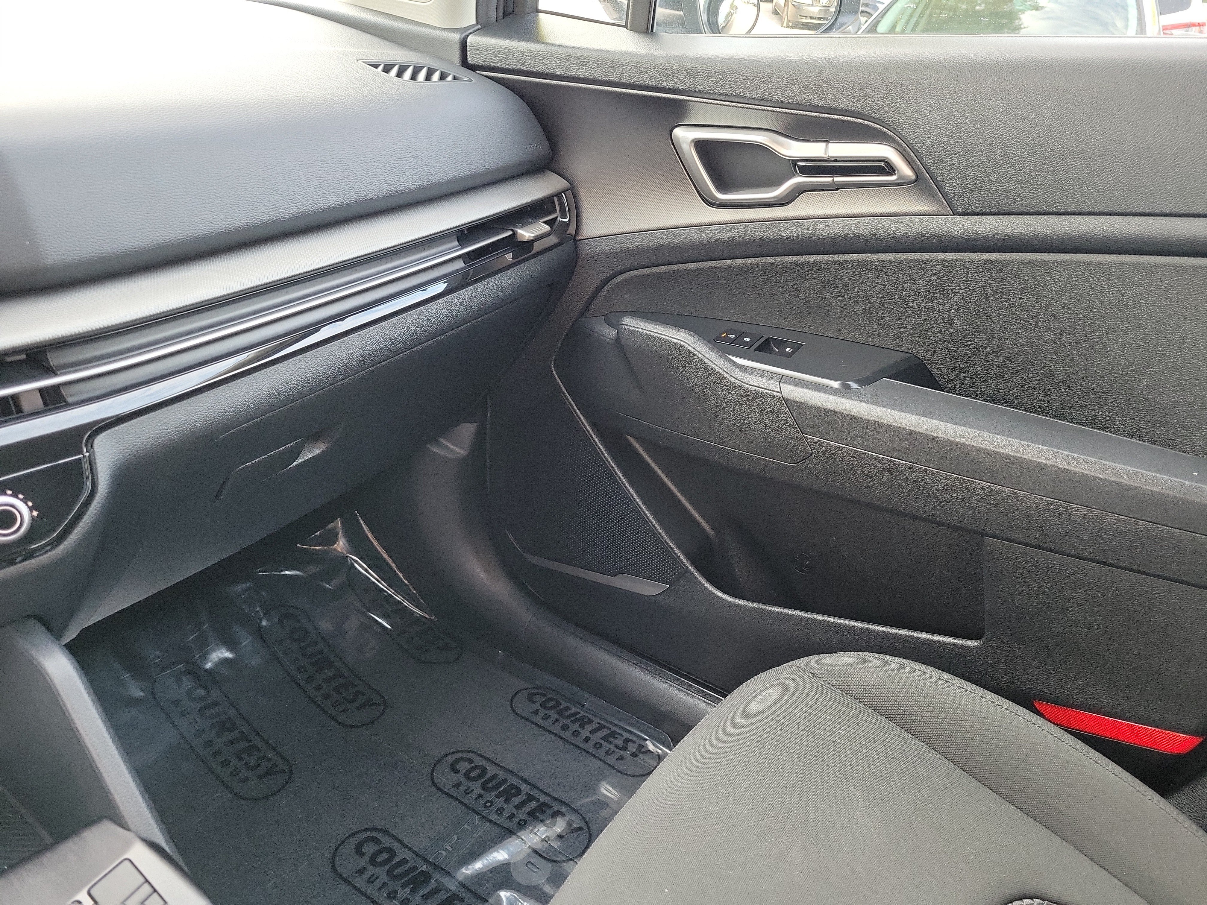 Certified 2026 Kia Sportage LX FWD image 24