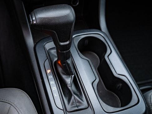 Used 2021 Chevrolet Colorado W/T w/ Custom Special Edition image 32