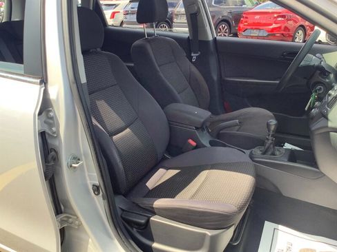 Used 2011 Hyundai Elantra GLS FWD image 15