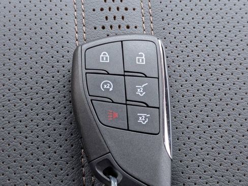 New 2025 Chevrolet Suburban High Country image 30