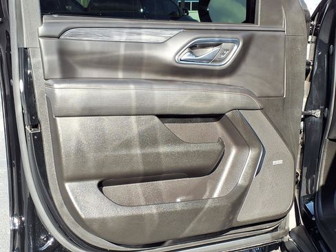 Used 2021 GMC Yukon SLT w/ Rear Media and Nav Package image 15