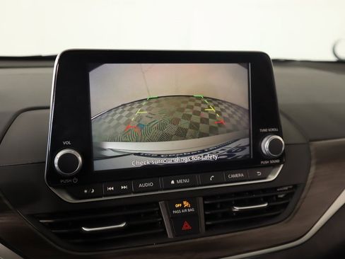 Used 2024 Nissan Altima 2.5 SV image 6