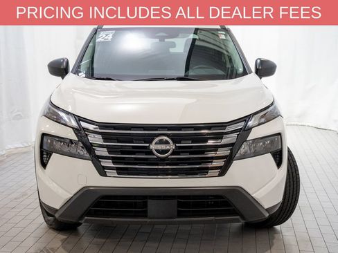 Used 2024 Nissan Rogue S AWD/4WD image 2