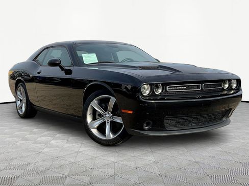 Used 2015 Dodge Challenger SXT w/ Super Sport Group (SS/T) RWD image 3
