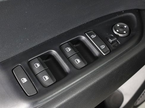 Certified 2023 Hyundai Venue SEL image 23