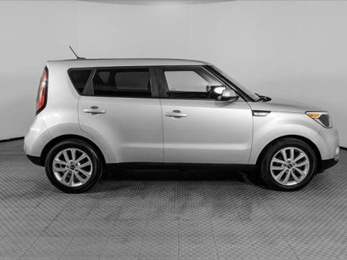 Used 2018 Kia Soul + FWD image 9