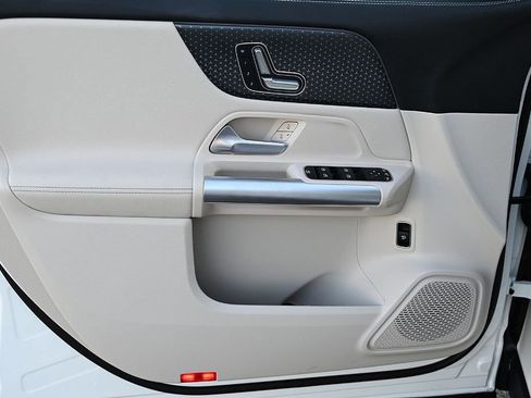 Certified 2025 Mercedes-Benz GLA 250 image 19