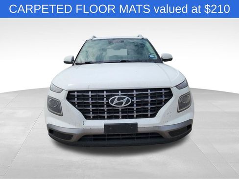 Used 2024 Hyundai Venue SEL FWD image 2