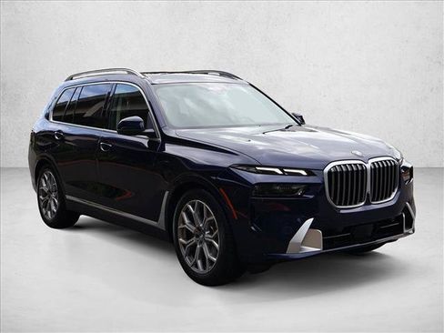 Used 2023 BMW X7 xDrive40i w/ Executive Package AWD/4WD image 4
