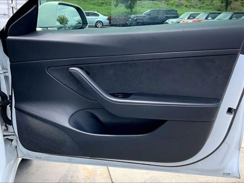 Used 2020 Tesla Model 3 Standard Range Plus RWD image 23