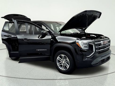 Used 2025 GMC Terrain Elevation AWD/4WD image 14