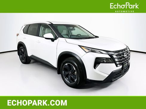 Used 2025 Nissan Rogue SV FWD image 1