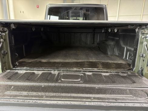 Used 2022 Jeep Gladiator Rubicon w/ Cold Weather Group image 18