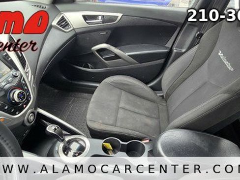 Used 2013 Hyundai Veloster RE:MIX Edition FWD image 31
