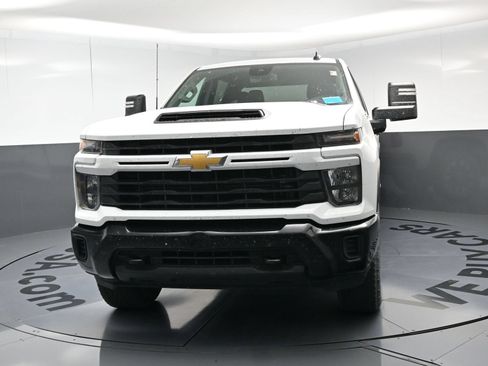 Used 2024 Chevrolet Silverado 2500 Custom w/ Custom Value Package AWD/4WD image 5