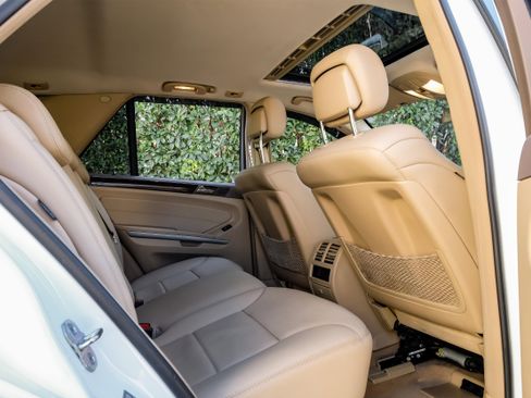 Used 2011 Mercedes-Benz ML 350 BlueTEC 4MATIC image 37