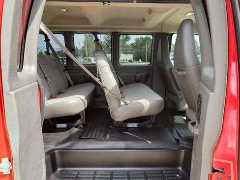 Used 2017 Chevrolet Express 3500 LT w/ LT Preferred Equipment Group RWD image 12