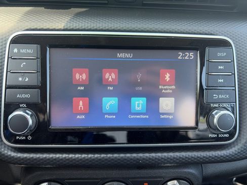 Used 2023 Nissan Kicks S FWD image 10