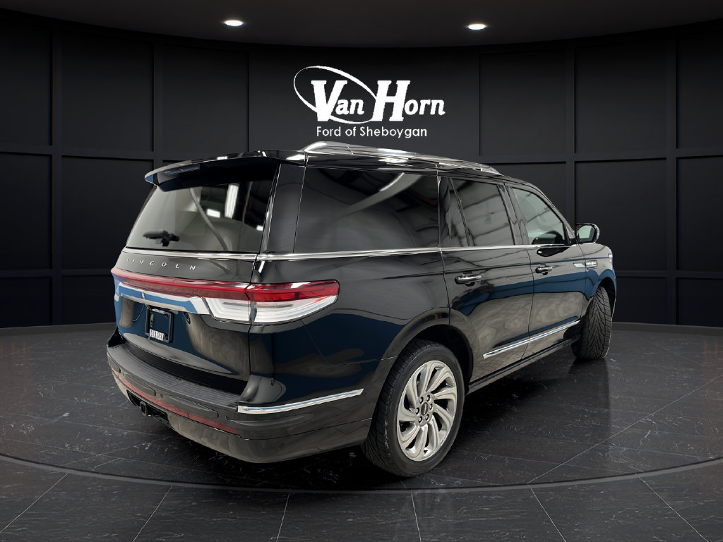 Used 2024 Lincoln Navigator Reserve AWD/4WD image 7