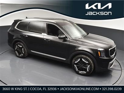 Used 2024 Kia Telluride EX w/ EX Captain's Chair Package