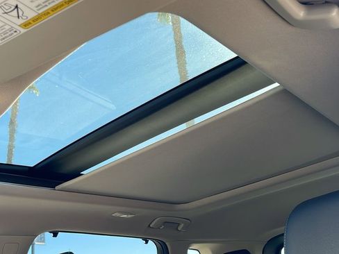 Used 2021 Nissan Rogue SL w/ Premium Package image 27