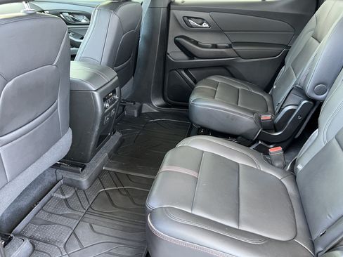 Used 2024 Chevrolet Traverse RS AWD/4WD image 17