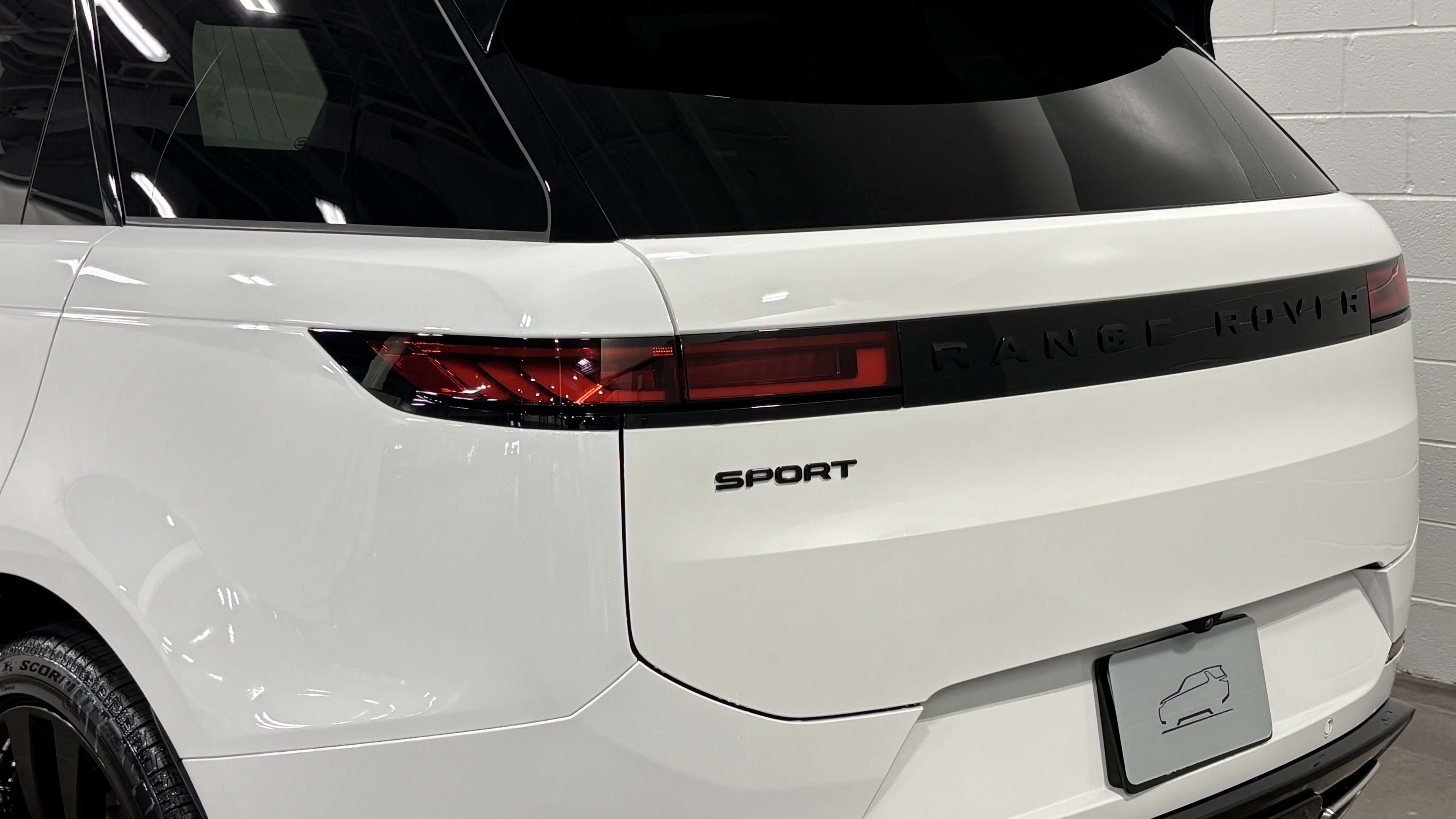 New 2026 Land Rover Range Rover Sport Dynamic SE AWD/4WD image 17
