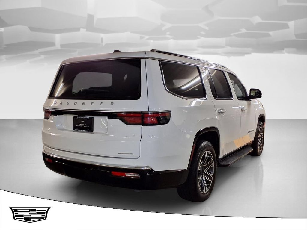 Used 2024 Jeep Wagoneer Series II w/ Flexible Seating Group RWD image 2