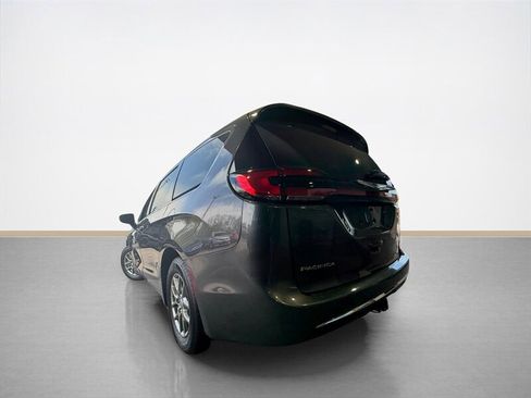 Used 2021 Chrysler Pacifica Touring w/ Cold Weather Group FWD image 6