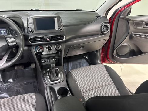 Used 2021 Hyundai Kona SE image 19