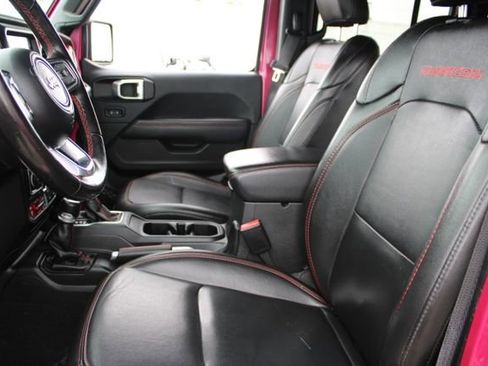 Used 2022 Jeep Wrangler Unlimited Rubicon w/ LED Lighting Group AWD/4WD image 35