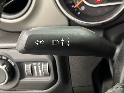 Used 2022 Jeep Wrangler Unlimited Sport image 41