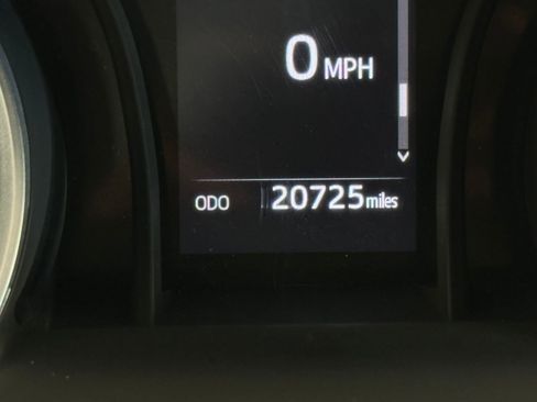 Used 2022 Toyota Camry LE image 20