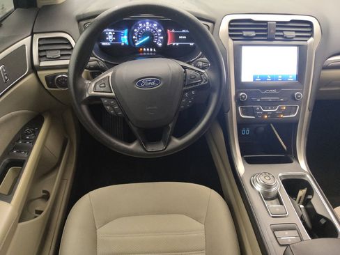 Used 2020 Ford Fusion SE FWD image 22
