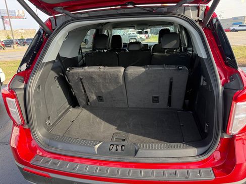 Used 2022 Ford Explorer XLT w/ Equipment Group 202A image 13