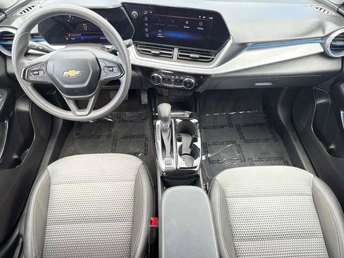 Used 2024 Chevrolet Trax LT image 15