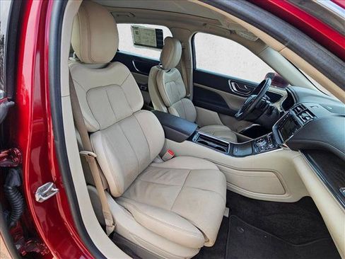 Used 2018 Lincoln Continental Select w/ Continental Climate Package image 18