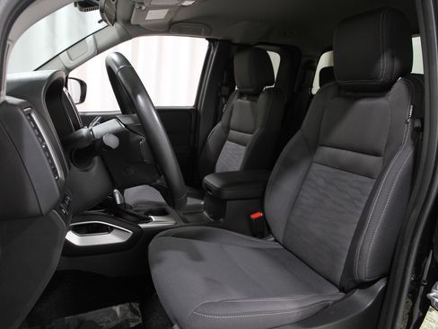 Used 2023 Nissan Frontier SV w/ SV Convenience Package image 5