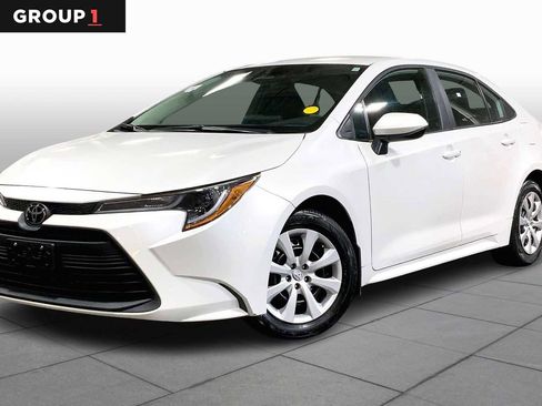 Certified 2023 Toyota Corolla LE image 1