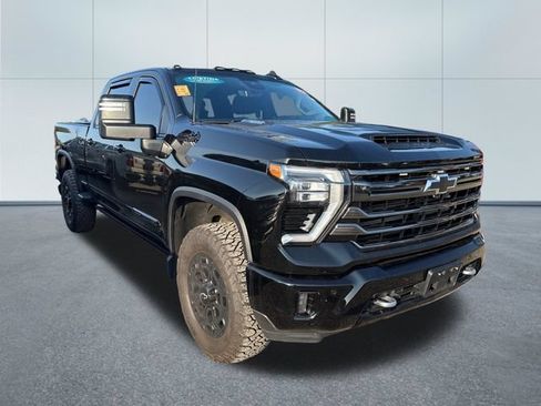 Used 2024 Chevrolet Silverado 2500 High Country w/ High Country Premium Package AWD/4WD image 5