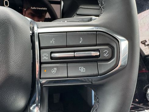 Used 2025 GMC Acadia Elevation w/ Elevation Premium Package image 23