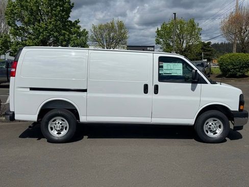New 2026 Chevrolet Express 2500 w/ Driver Convenience Package image 8
