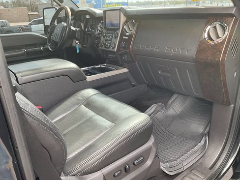 Used 2013 Ford F250 Platinum w/ FX4 Off Road Pkg image 36