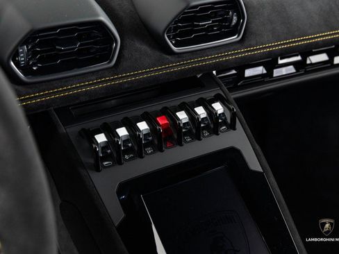 Used 2023 Lamborghini Huracan Tecnica image 35