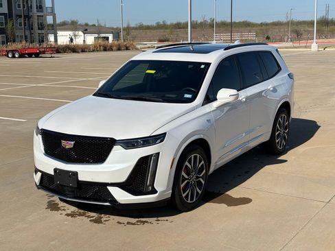 Certified 2024 Cadillac XT6 Sport w/ Technology Package image 11