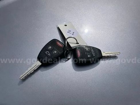 Used 2013 Dodge Avenger SE FWD image 9