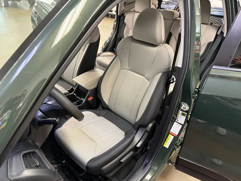 Used 2023 Subaru Forester AWD/4WD image 9