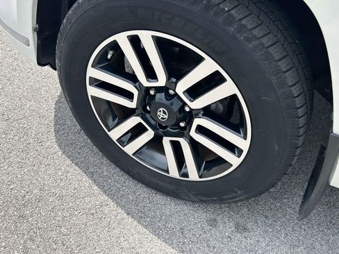 Used 2019 Toyota 4Runner Limited AWD/4WD image 9
